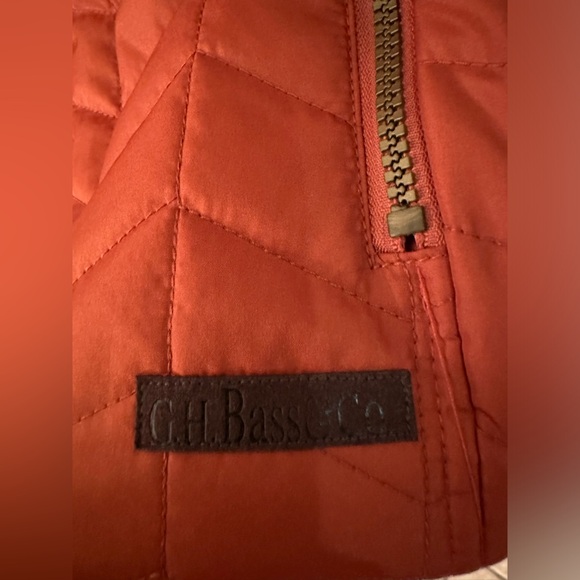 NWT G.H. Bass & Co Women's Quilted Vest - Size Medium - Picture 3 of 6